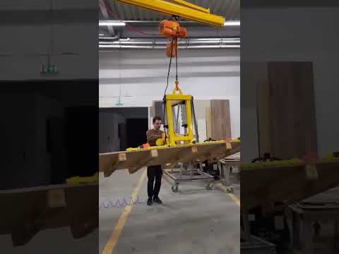 Macara pentru manipulare PAL Uzinex la fabrica de mobilă Venus Pitești