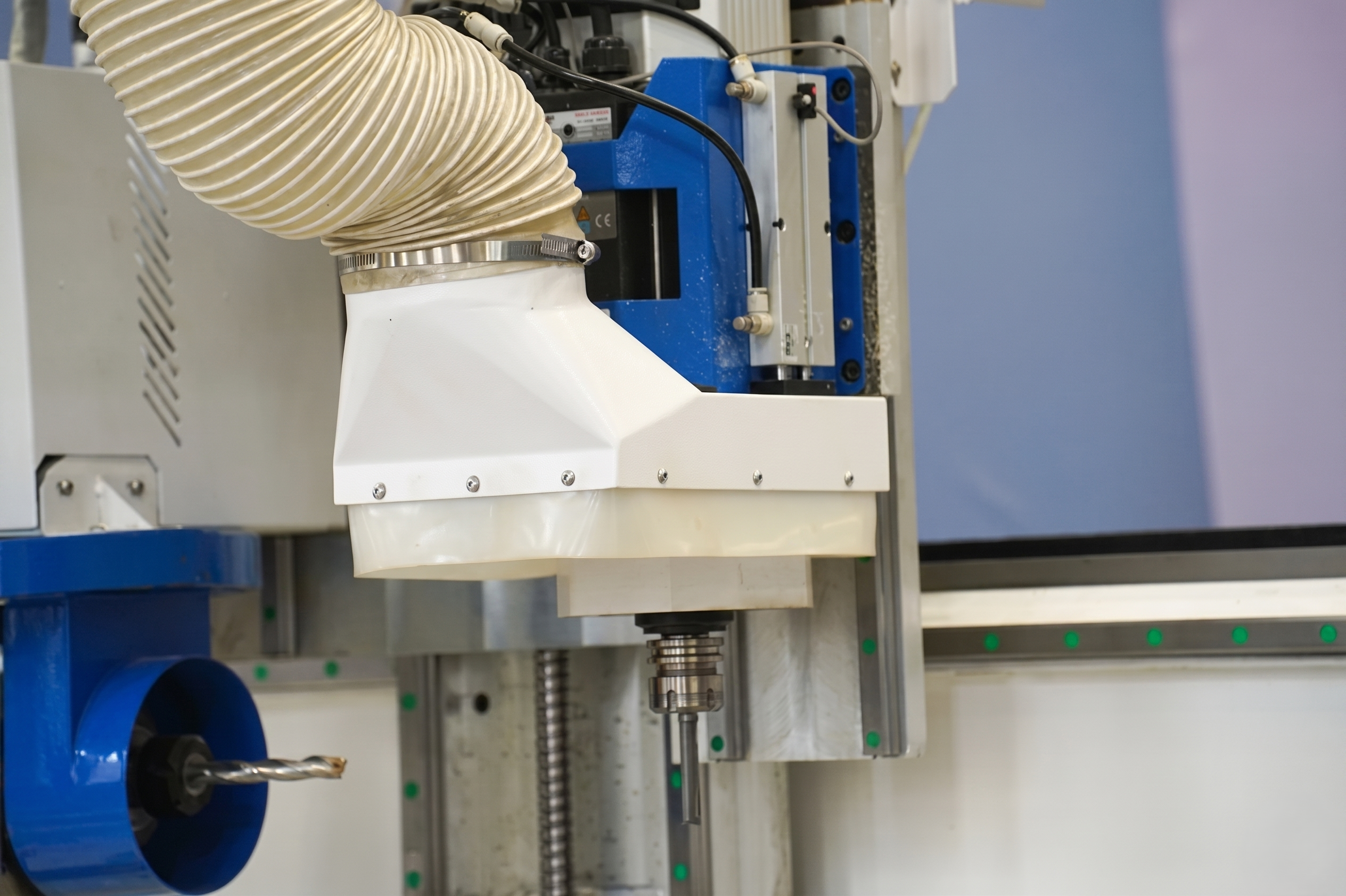 Centru de prelucrare CNC multifuncțional pentru fabricarea ușilor — detaliu