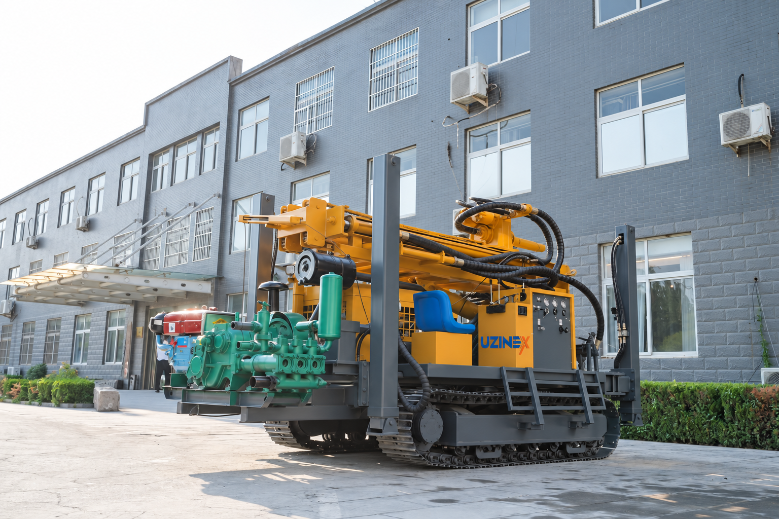 Mașină de forat puțuri pe șenile UZX-HQZ-320L