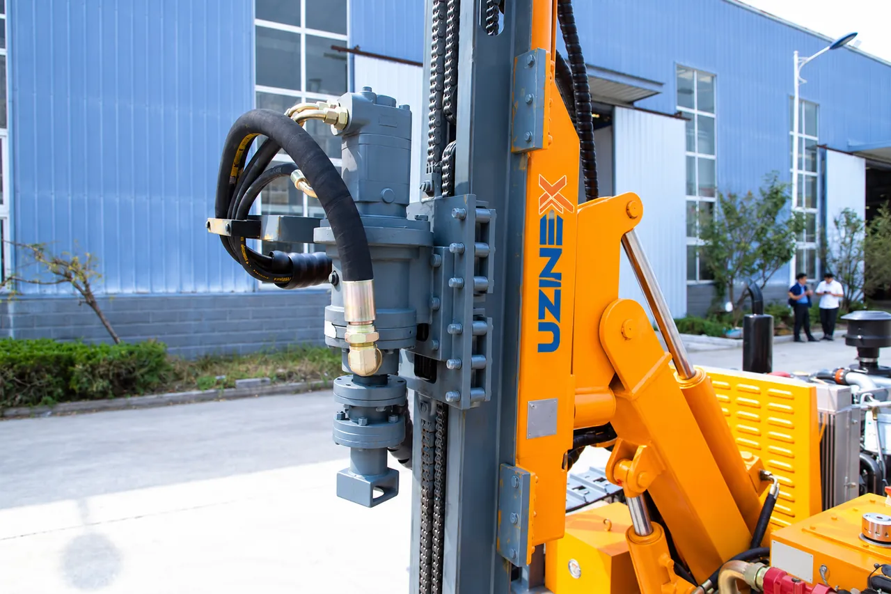 Compact rock drilling rig on tracks, DTH with separate compressor, UZX-HW-910