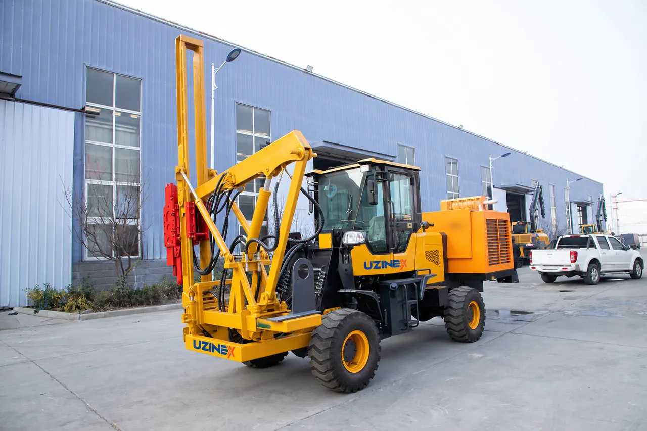Loader-mounted guardrail post driver, UZX-HWH-930ZQ